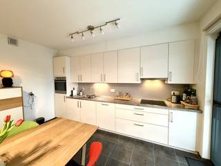 Dit appartement te huur in Hasselt biedt een lichtrijke en moderne leefomgeving. De strategische ligging nabij het station van Hasselt zorgt voor...