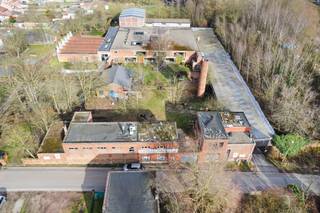 Voormalig, volledig te renoveren en uniek industrieel gebouw in Boom voorheen de site Peeters-Van Mechelen. Het pand staat te koop in de...