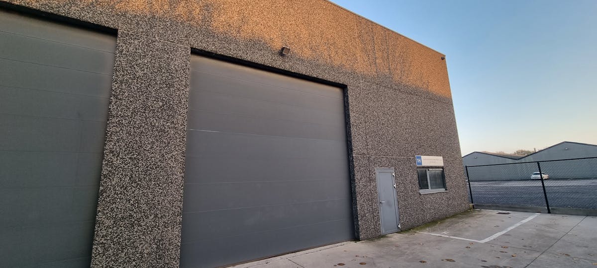 Magazijn van ca. 360m² nabij afrit Roeselare-Haven - foto 3