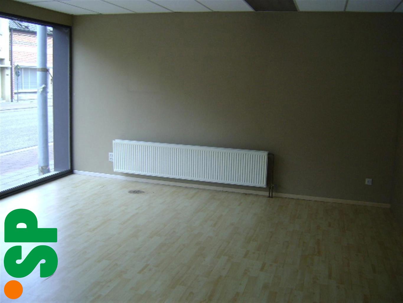 Commercieel handelspand vlakbij het station van Geel. - foto 3