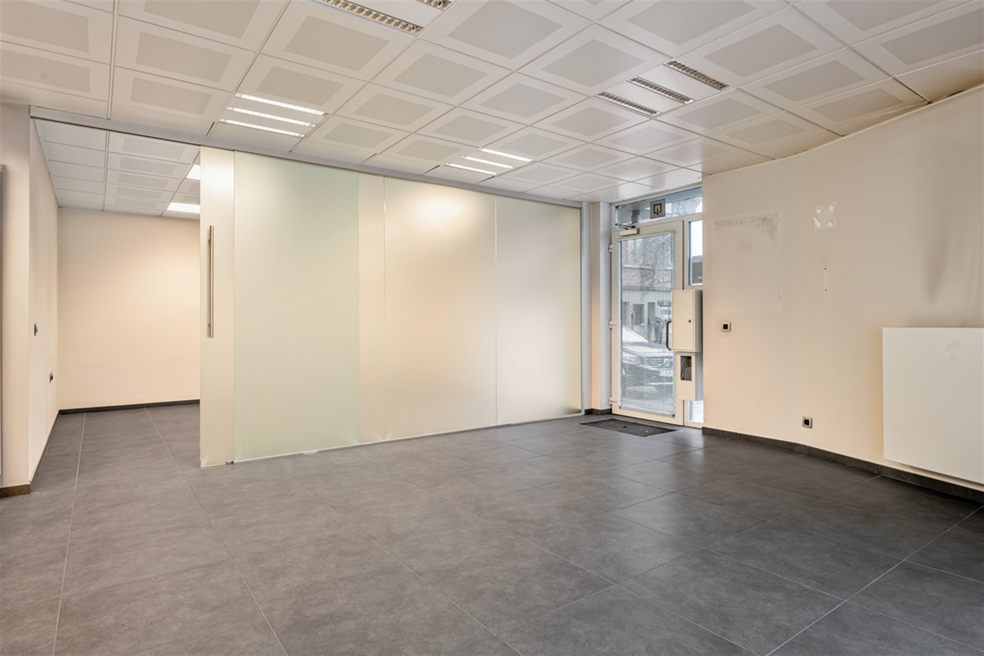  Handelsruimte / kantoor - 111 m² - nabij de Varkensmarkt Aalst - foto 3