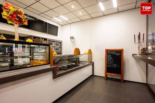 Handelszaak met heel veel potentieel!Deze zeer goed draaiende broodjeszaak, gelegen vlakbij het Erasmusziekenhuis, is over te nemen (handelsfonds +...