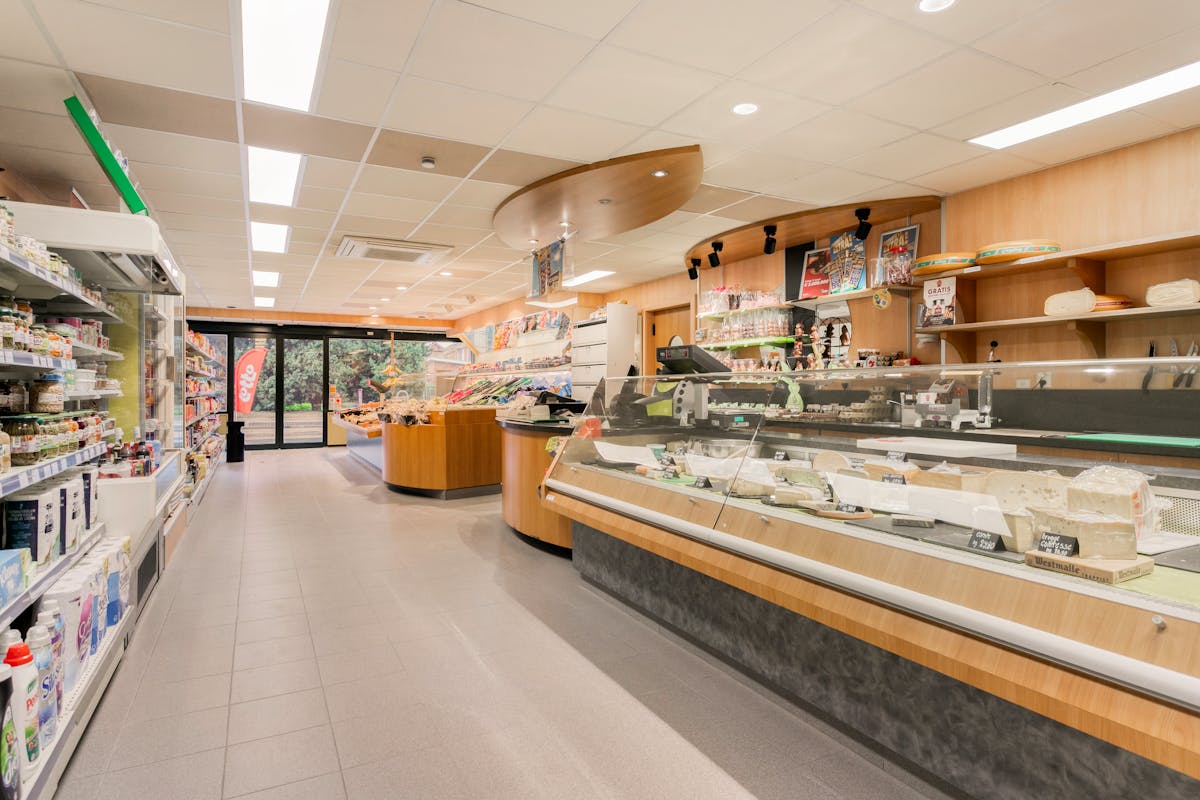 Propriété commerciale avec appartement en duplex à vendre à Courtrai - photo 4