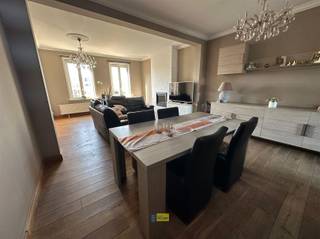 Centraal gelegen, ruim triplexappartement in het centrum van Schelle met  groot zonnig terras, op wandelafstand van winkels, school en...