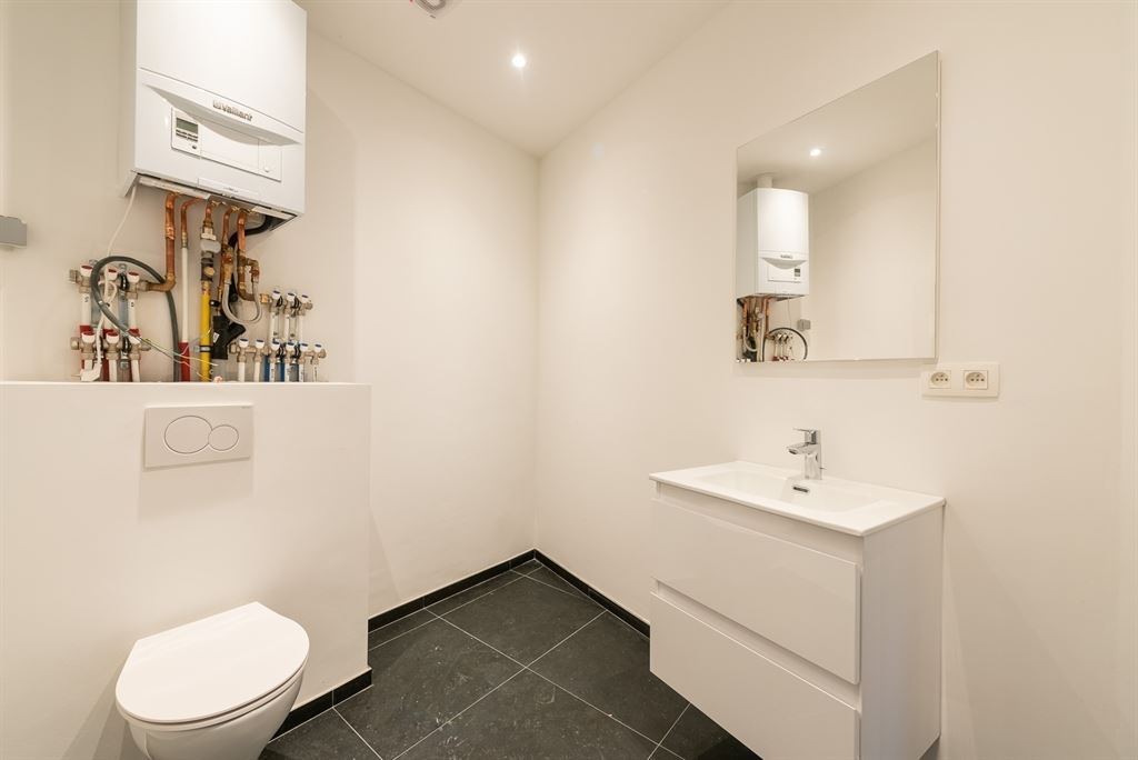 Gerenoveerde kantoorruimte - foto 4