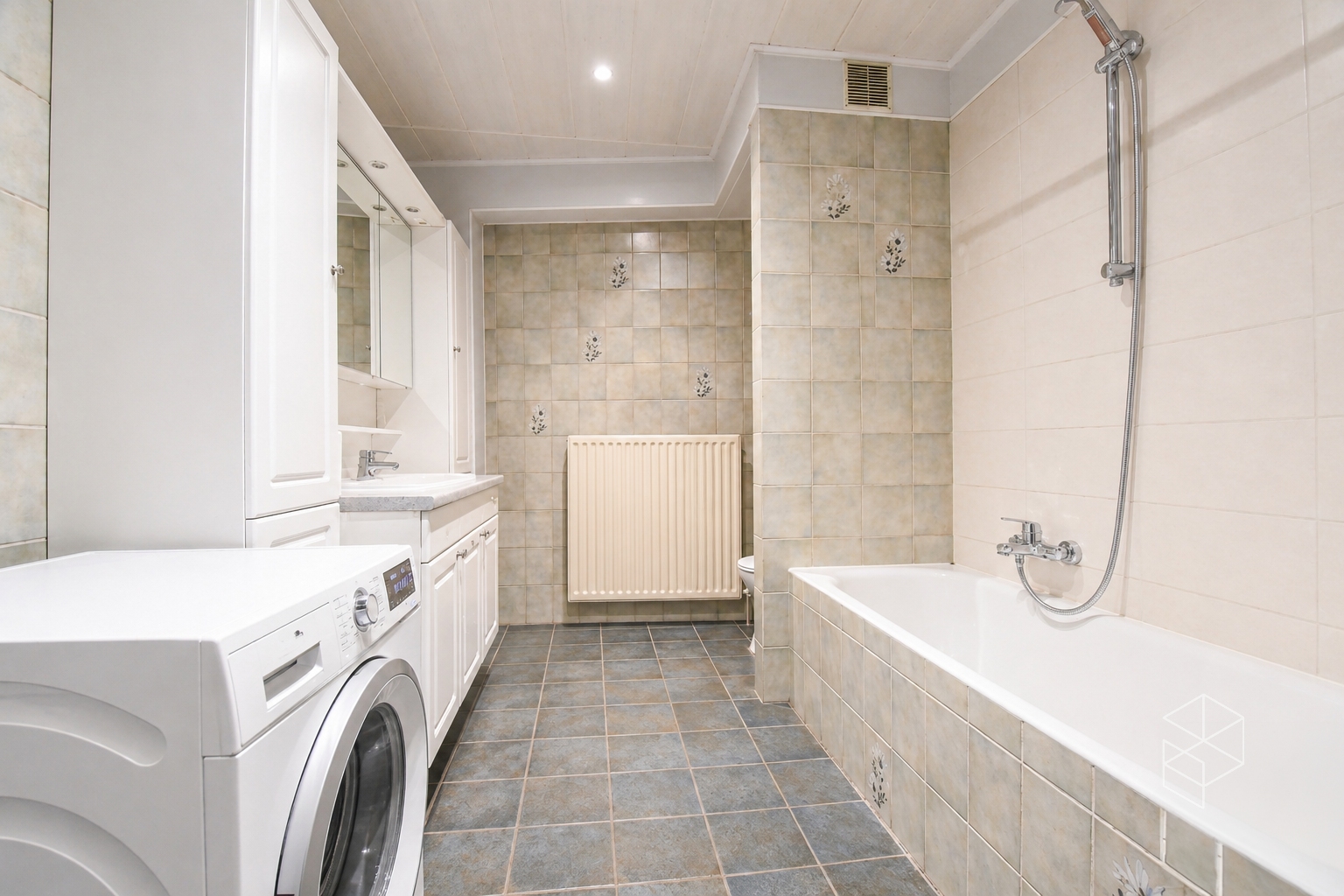 GOED GELEGEN en GROOT ( 150 m²) APPARTEMENT MET 3 SLAAPKAMERS - foto 5