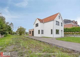 Dit te renoveren huis, gelegen aan de Westelsebaan in het pittoreske Averbode, wacht op een nieuwe eigenaar die het naar zijn hand wil zetten.Op een...