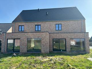 Ontdek deze prachtige halfopen bebouwing op een royaal perceel van 650 m², gelegen in de Baaigemstraat te Gavere. Geniet van een mooie ligging met...