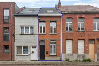 Instapklare woning te Duffel -West. Dit prachtige huis werd volledig gerenoveerd en geoptimaliseerd. De woning is voorzien van alle moderne comfort...