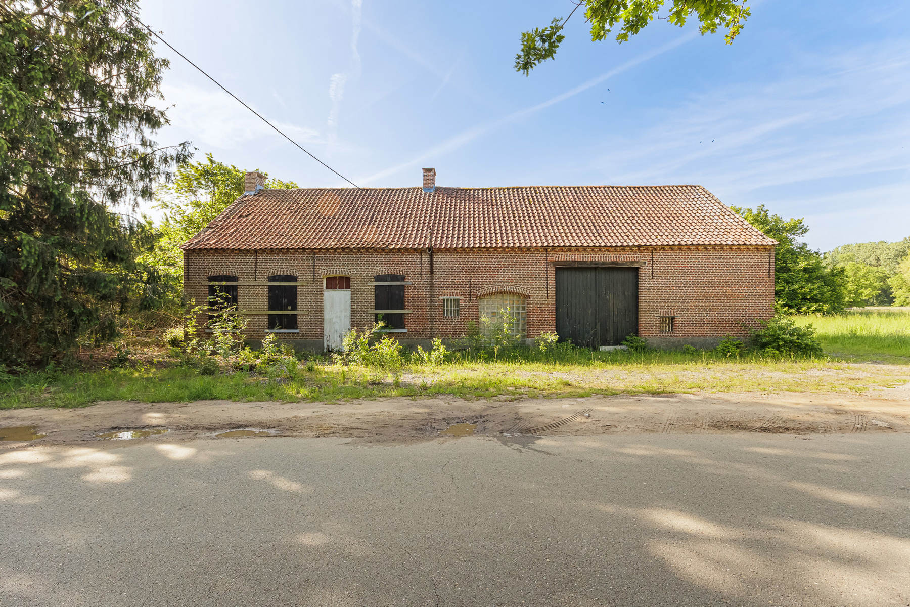 UNIEK RENOVATIEPROJECT: RUSTIG GELEGEN HOEVE OP 9180 M²  - foto 4