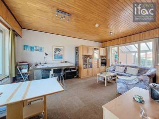 Maison 3 façades très bien située, avec un beau jardin à l’arrière, sur une parcelle de 7a 26ca. Construite en 1961 et agrandie en 1994, cette...