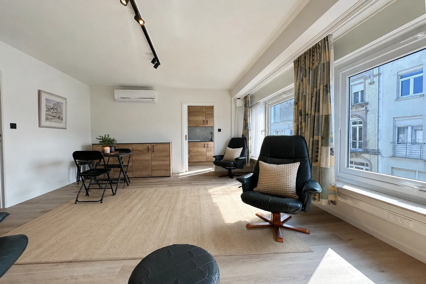 Gerenoveerd tweeslaapkamer appartement - foto 4