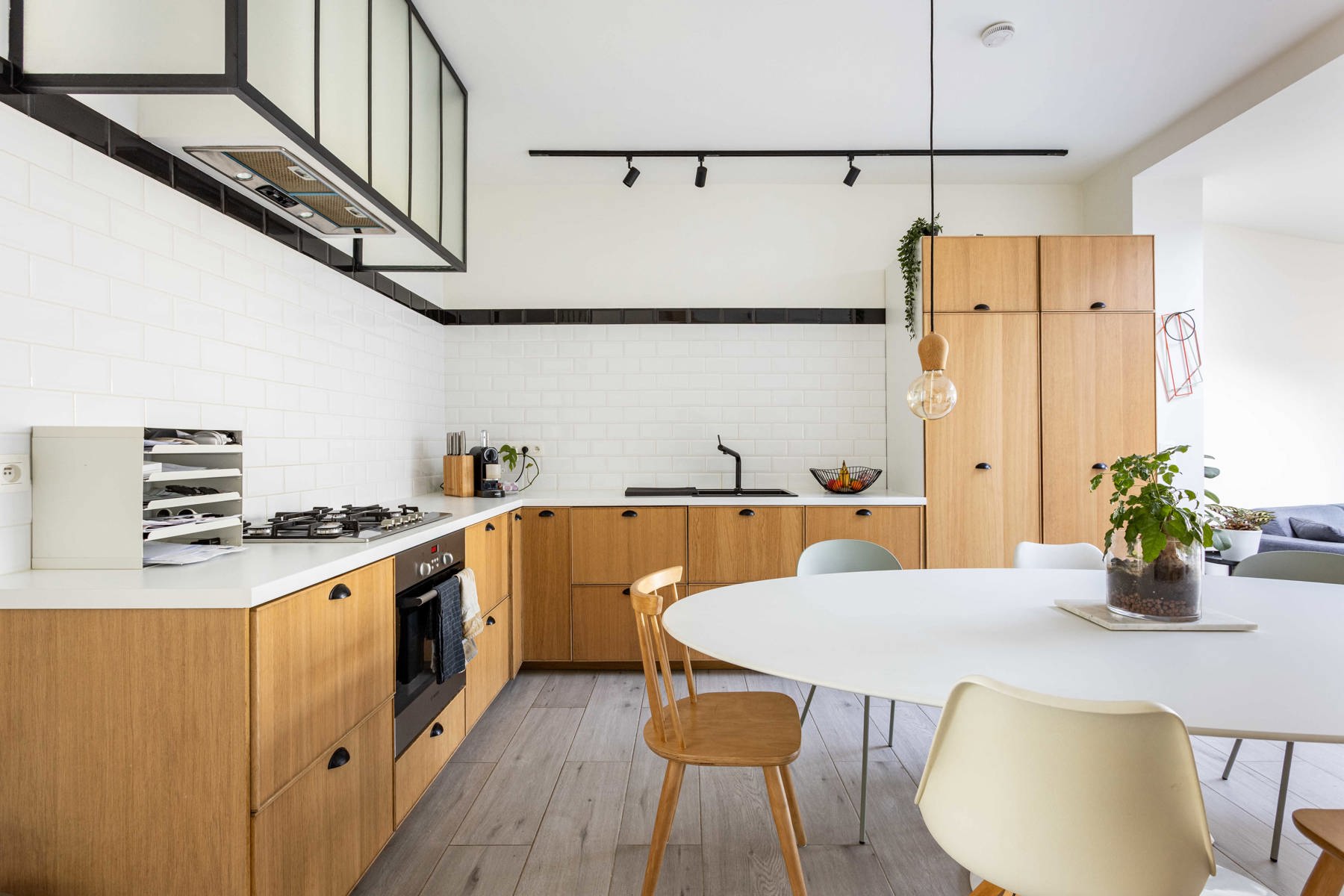 Instapklare totaal gerenoveerde woning in verkeersluwe straat! - foto 5