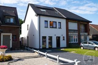 Energiezuinige halfopen bebouwing in Bonheiden met gezellige tuin en multifunctioneel ruim bijgebouw! 2% registratie mogelijk!Ontdek deze instapklare...