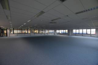 Kantoren en magazijnruimte te huur in Zaventem. Het pand is ideaal gelegen en makkelijk bereikbaar met de wagen. Verschillende...