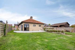 Deze karaktervolle woning op een perceel van 8a95 nodigt je uit om thuis te komen in een warme sfeer met een vleugje Zuiders karakter. In...