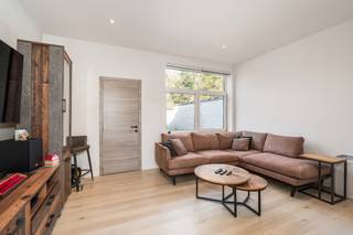 Te koop: karaktervolle halfopen woning in de Roskotstraat, Zele, gelegen in een rustige woonkern nabij scholen, openbaar vervoer en invalswegen.Deze...