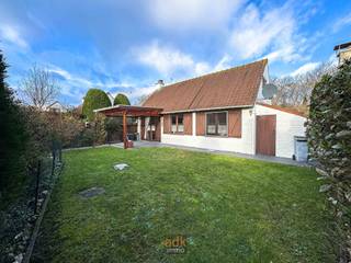 Deze verzorgde vakantiewoning, gelegen in het groene residentiële domein Duinendaele, combineert moeiteloos ontspanning met solide...