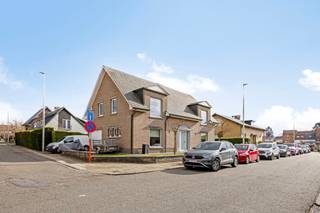 Woning te koop in Halle met grote tuin, uitbreidingsmogelijkheden en EPC C Ruime woning gelegen nabij het centrum van Halle, in een rustige en...