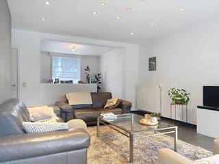 De snelste manier om een bezoek te brengen aan deze woonst? Vraag je bezoek aan via de rode knop op onze website (www.dewaele.com) en je...