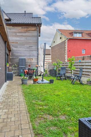 Op zoek naar een woning met veel potentieel en ruimte voor al uw dromen? Dan is de Trinellestraat 9 in Riemst precies wat u zoekt! Met...