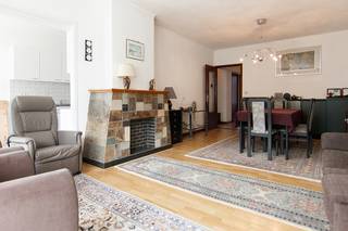 Twee slaapkamer appartement tussen kleine en grote ring, mogelijk op te frissen , ruime spaarboek, energetische renovatie appartementencomplex<br />