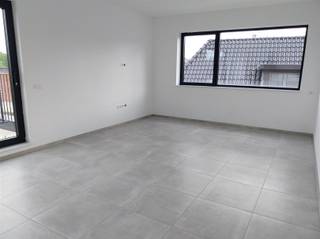 Vraag uw bezoek aan via info@optimusvastgoed.beTE HUUR: Recent appartement met 2 slaapkamers te Wellen!Dit nieuwbouw appartement is gelegen op de...