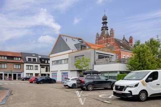 Leuk appartement in centrum Zandhoven met groot terras!Dit duplex appartement is gelegen in het centrum van Zandhoven, op wandelafstand van de...
