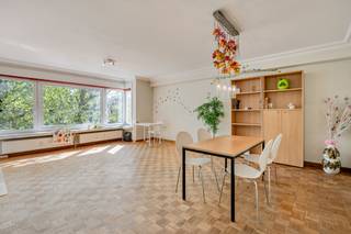 -TREVI GENT - Prachtig gelegen appartement langs de Coupure, ideaal voor wie centraal wilt wonen én genieten van rust, licht en groen. Dit...