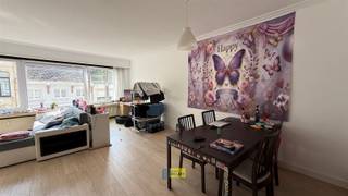 Dit charmante appartement in Antwerpen biedt een comfortabele oppervlakte van 96m², ideaal voor starters of kleine gezinnen. Het beschikt over...