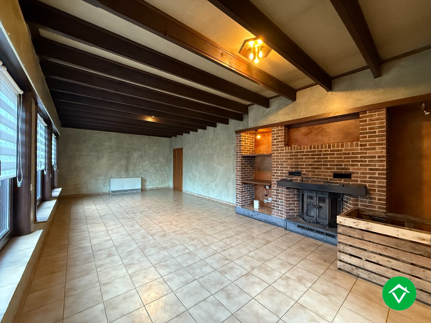 Rustig gelegen halfopen bebouwing met 3 slaapkamers, tuin en garage met uitweg! - foto 4