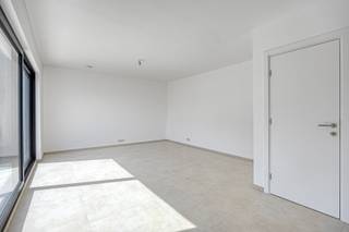 Dit prachtig nieuwbouwappartement met 2 slaapkamers op de bovenste verdieping is centraal gelegen in het centrum van Mol, op wandelafstand...