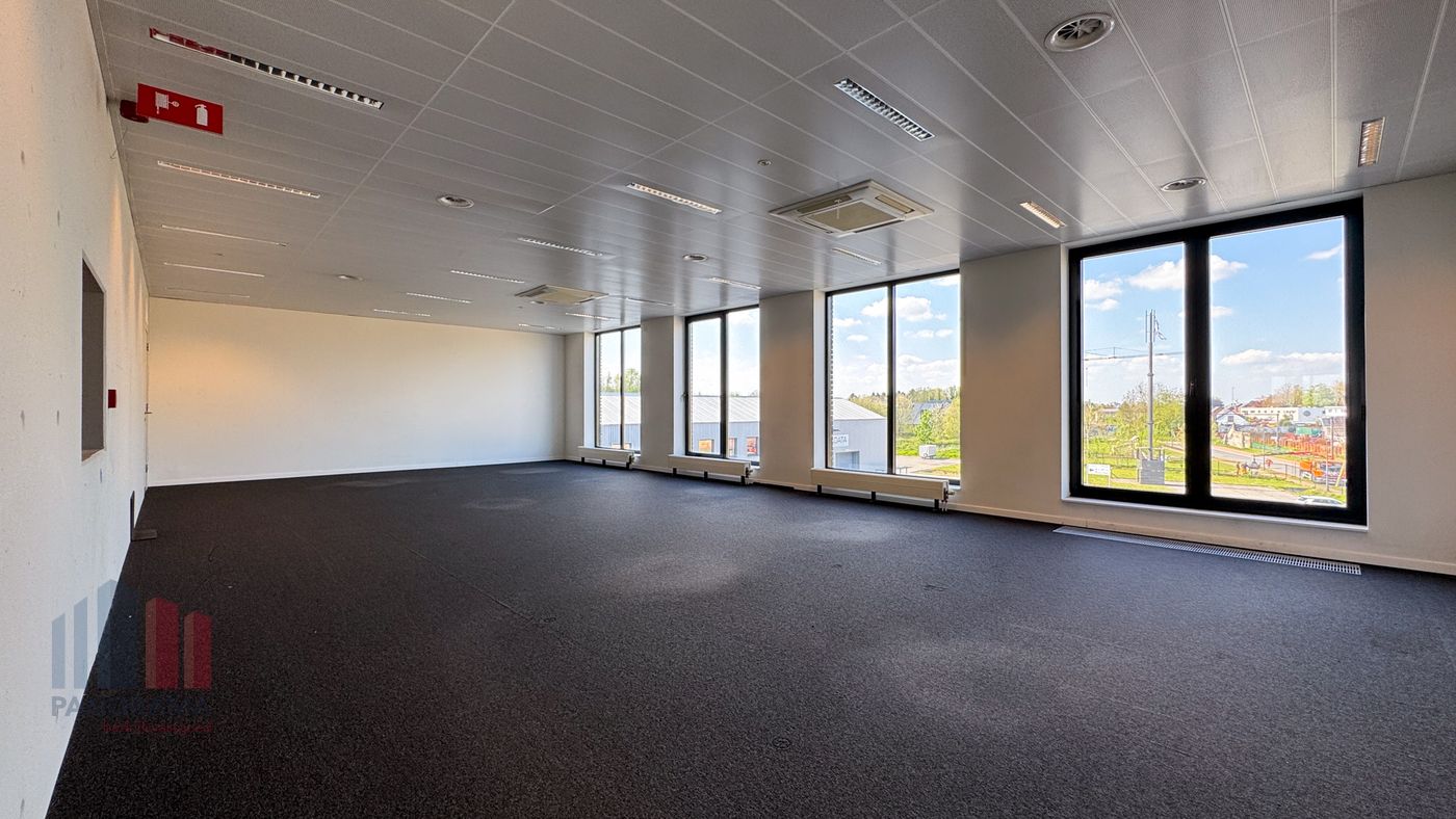 Moderne kantoorruimte van 431 m²  te Asse - photo 2