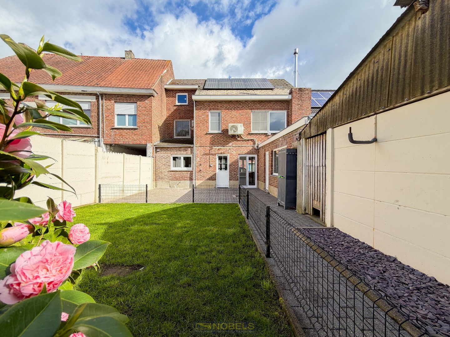 Te koop, Energiezuinige gezinswoning met inpandige garage op centrale ligging te Dikkelvenne (Gavere)! - photo 3