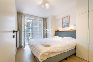 Elegant gerenoveerd appartement op 50 meter van het strandOp een toplocatie tussen het Driehoeksplein en de zeedijk in Knokke vindt u dit...
