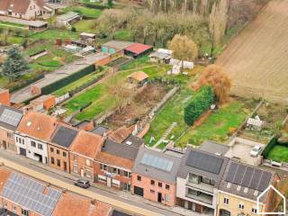 Appartement met 2 ruime SLPKS, gunstig EPC en ruime tuin met terras biedt een unieke investeringsmogelijkheid in Zonnebeke.ONTDEK DEZE WONING VIA DE...