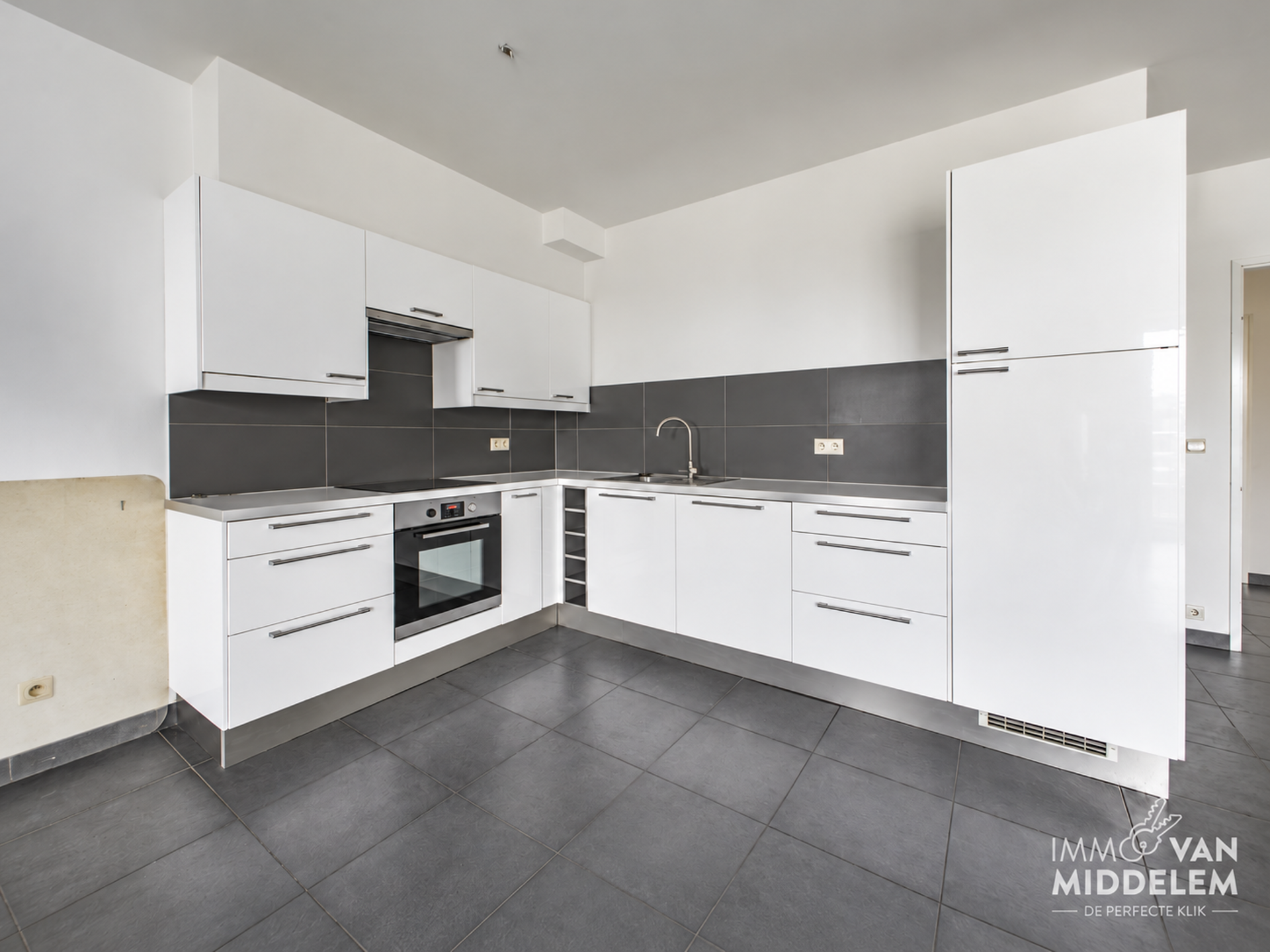 INSTAPKLAAR 2-KAMERAPPARTEMENT MET TERRAS EN PARKING - foto 5