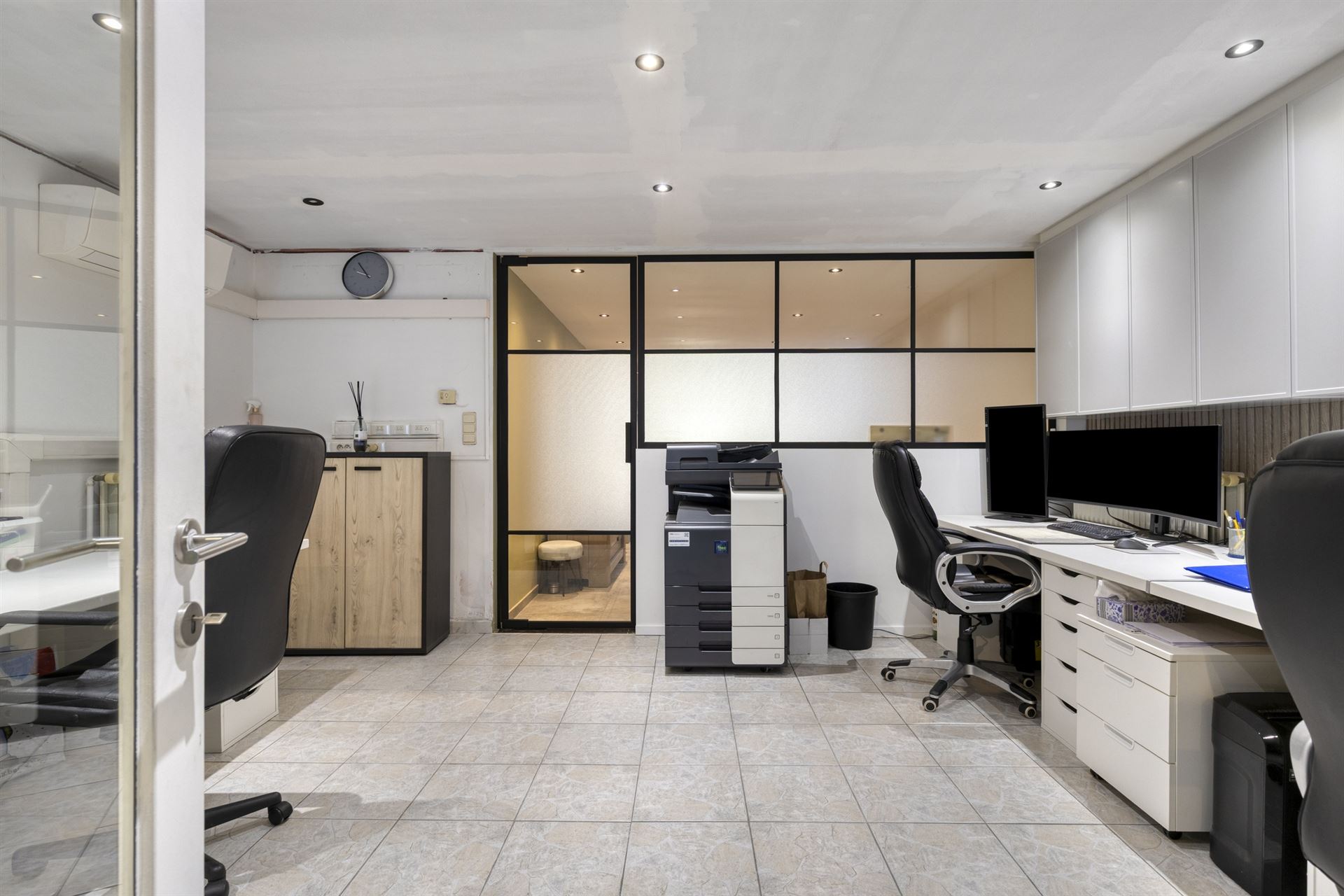 Ruime woning met handelsruimte(57m²)en opslagruimte(462m²). - foto 5