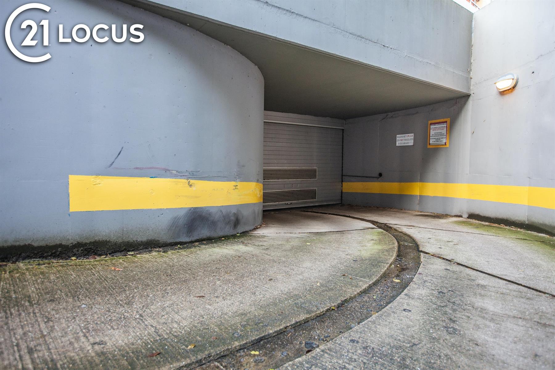 Staanplaats(en) Te Huur In Centrum Beveren! - foto 4