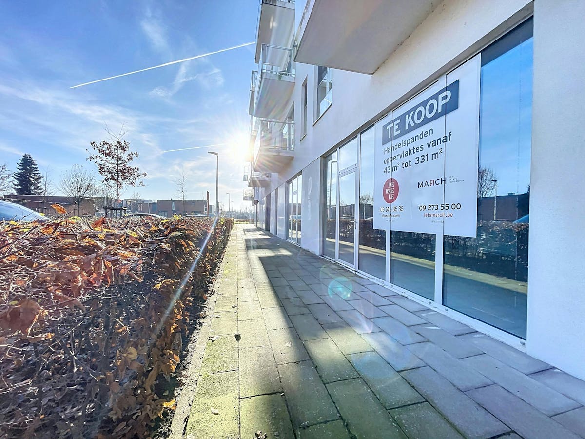 Local commercial nouvellement construit (43 m² - 331 m²) au centre de Lokeren - photo 3