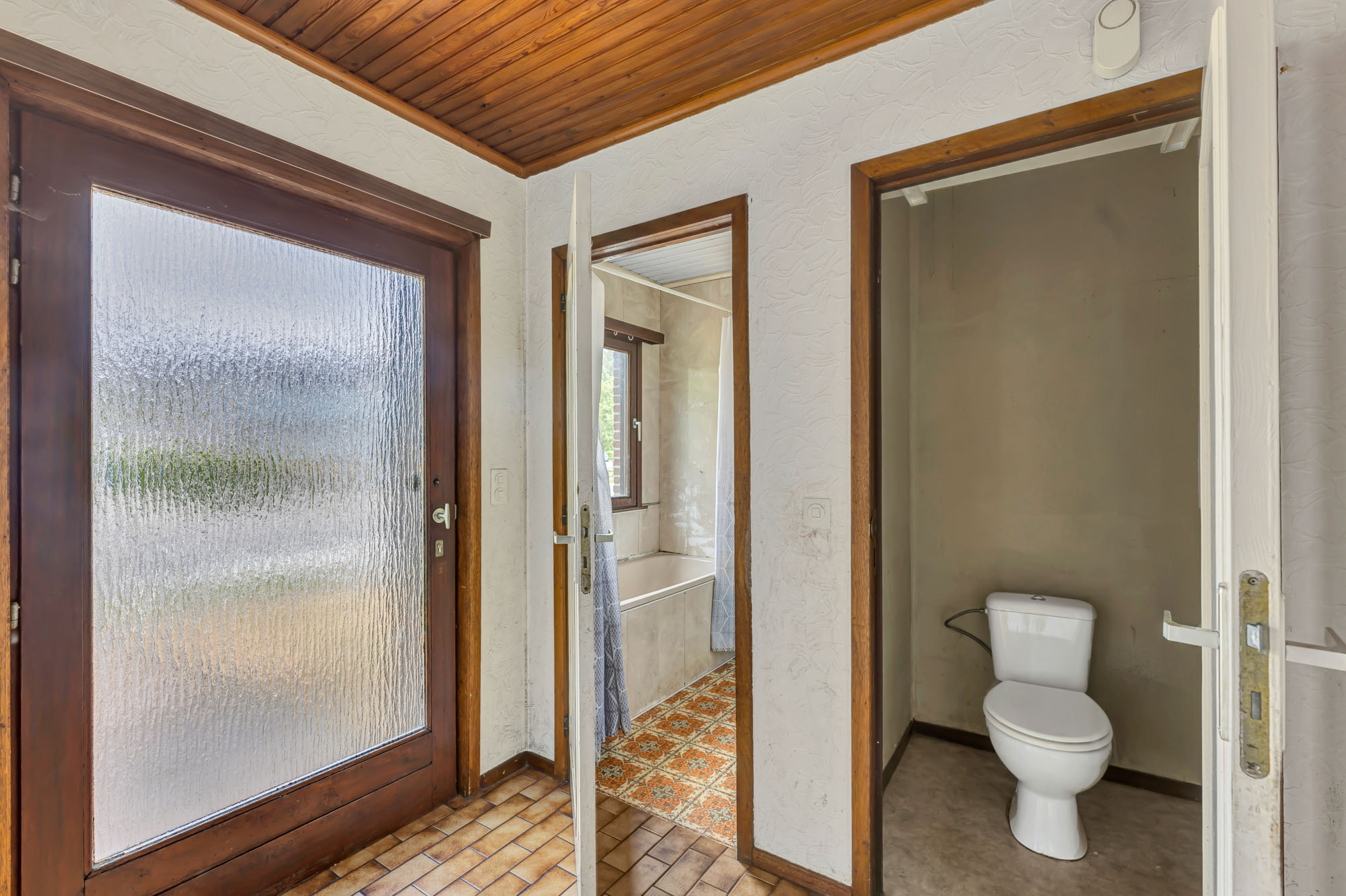 Te renoveren bungalow op een rustige locatie - foto 4