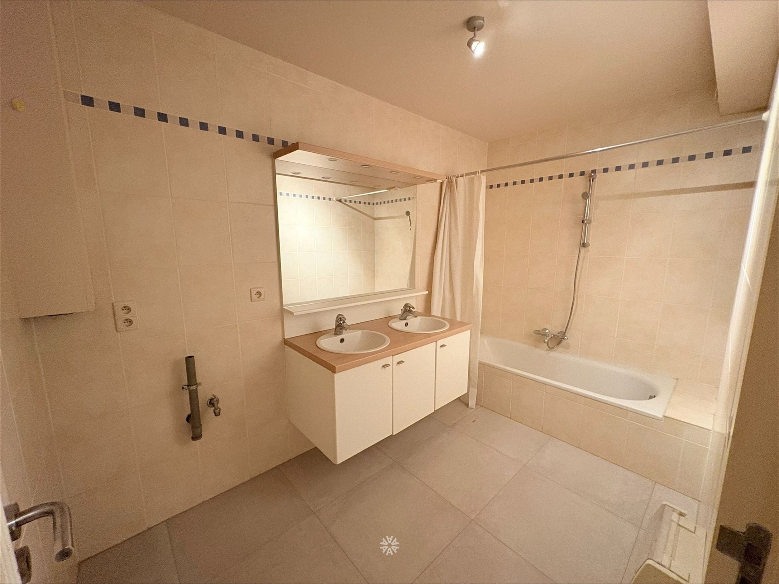 Appartement met 2 slaapkamers, vlak bij het centrum van Nazareth - foto 4