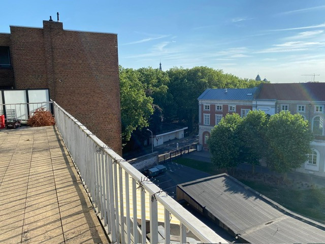 Prachtige penthouse (5e verdieping) met een oppervlakte van 127 m², gelegen in het hartje van Kortrijk. - foto 4
