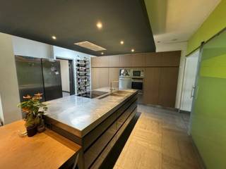 Op zoek naar ruimte, comfort en rust? Ontdek deze energiezuinige woning (EPC B) op een royaal perceel van 865 m². Ideaal gelegen in het hart...