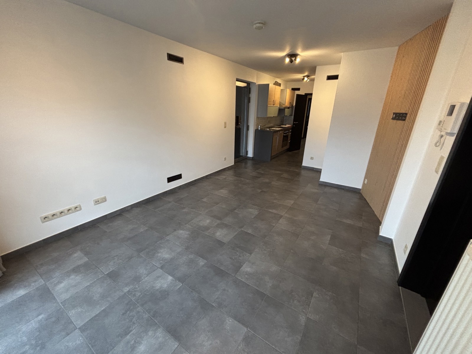 Instapklaar handelspand met parkeerplaats - foto 3