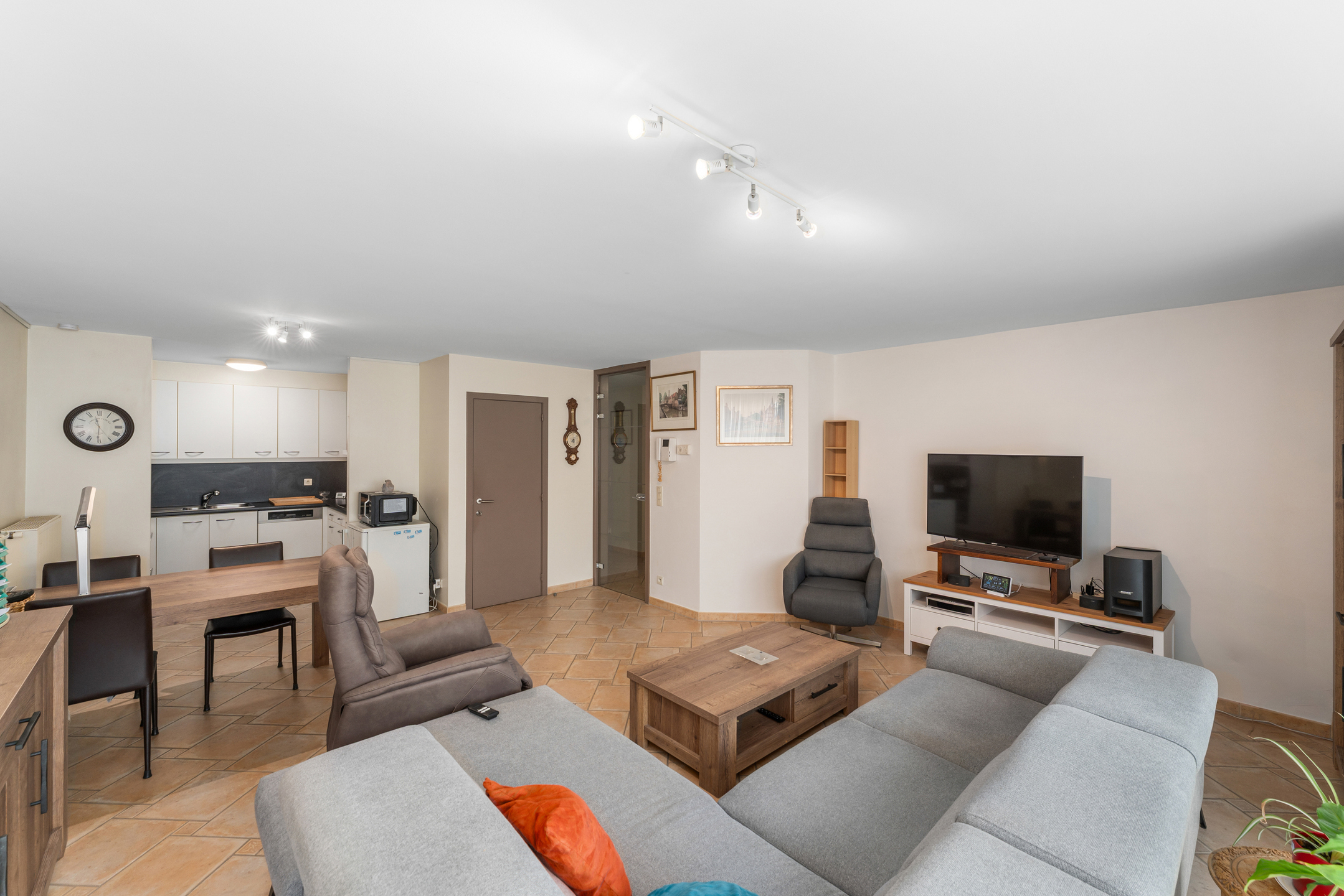 Ruim gelijkvloers appartement met zonnige tuin - foto 4