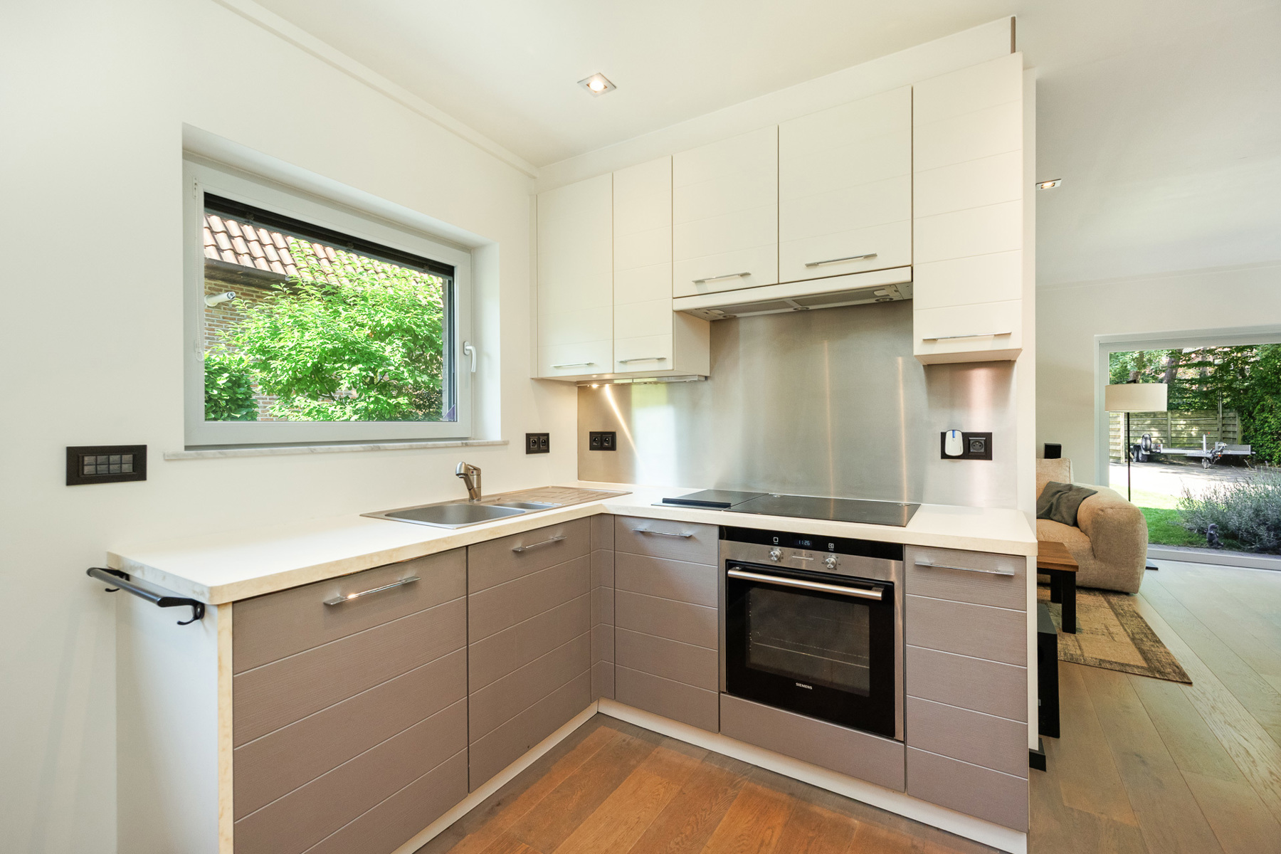 GELIJKVLOERSE WONING MET RUIME PRAKTIJKRUIMTES - foto 5