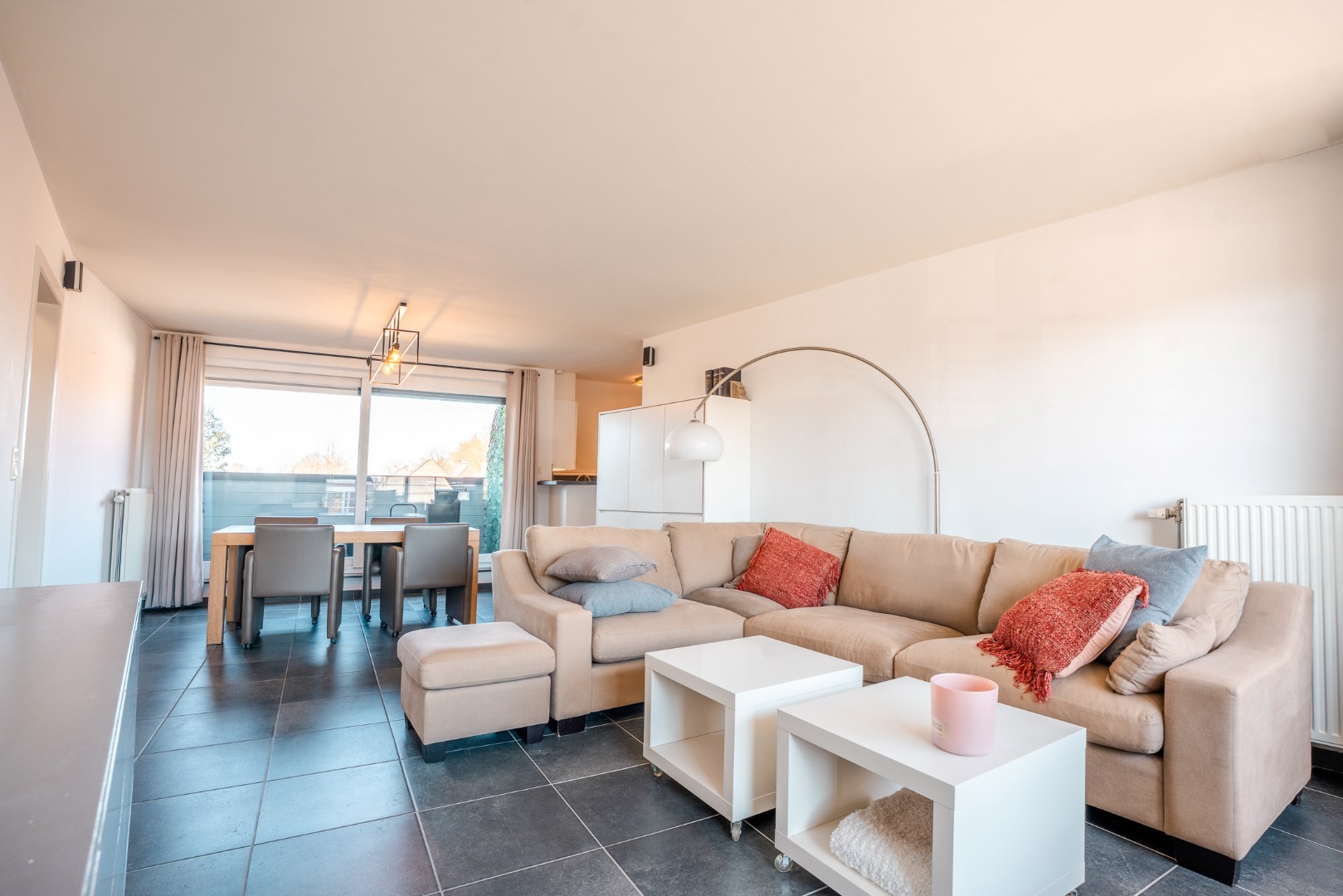 Volledig instapklaar 2 slaapkamer appartement met 2 terrassen vlakbij het centrum van Waregem. - foto 3