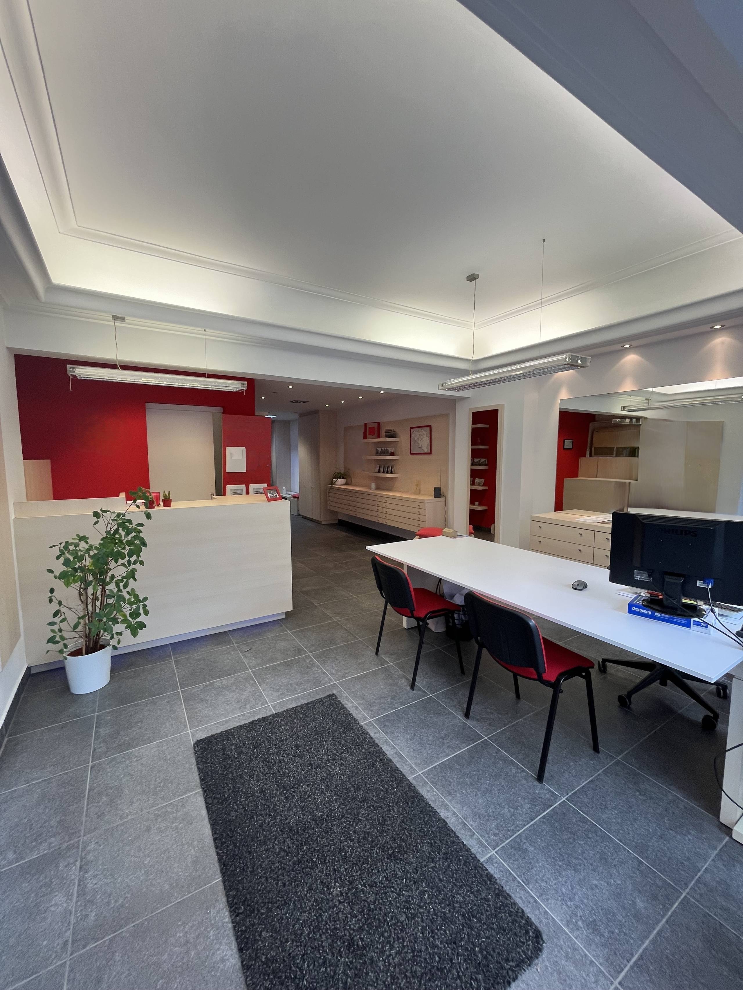 Kantoorruimte/praktijkruimte in hartje Wingene! - foto 2