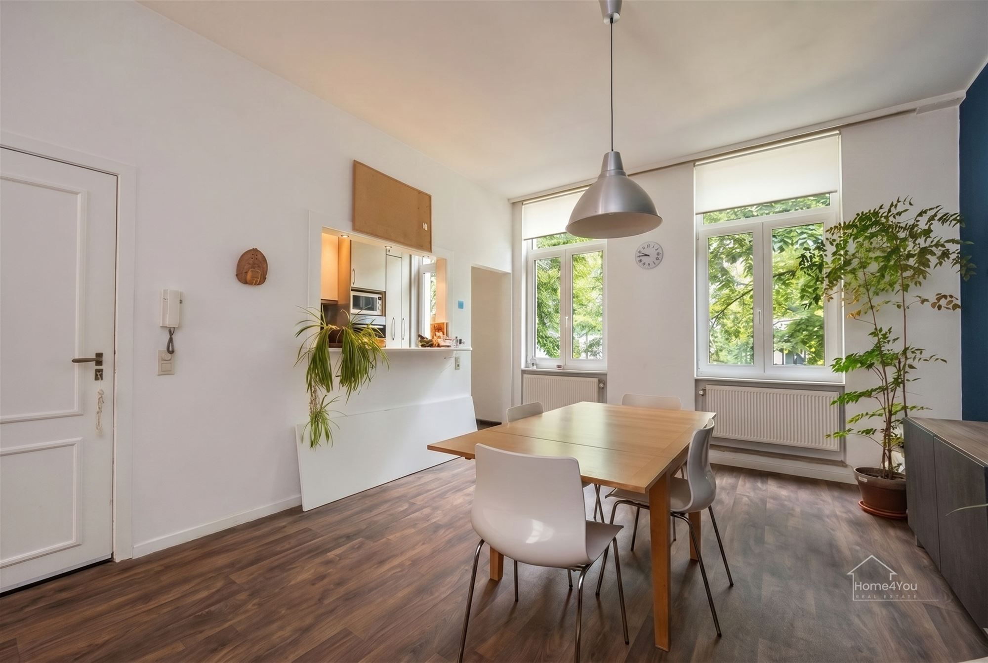 Ruim appartement op toplocatie aan de Leopold de Waelplaats - foto 1